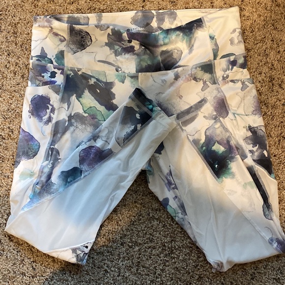 Athleta Workout Leggings - Picture 4 of 4